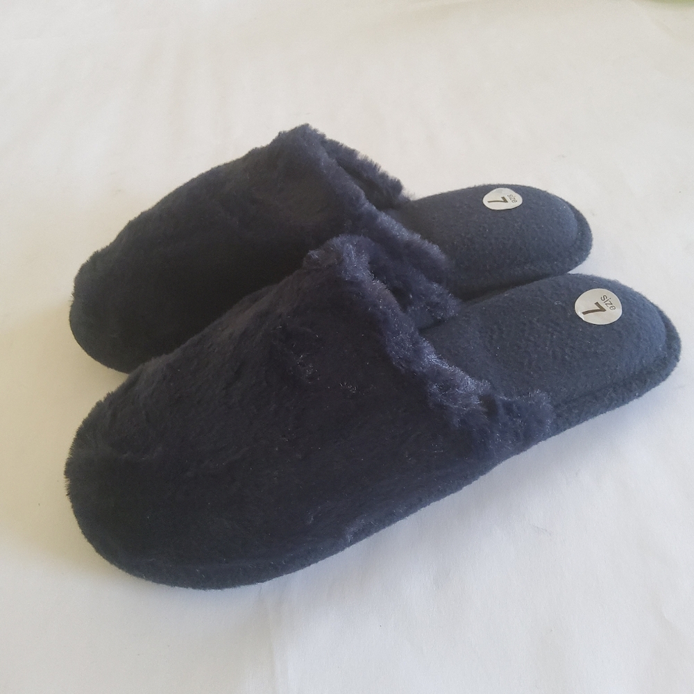 New Isotoner Cozy Fuzzy Slippers Slides in Dark Blue Size 7